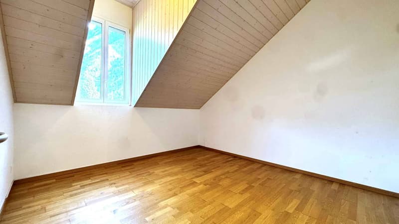 Bel attique de 4,5 pièces avec grande mezzanine (6)