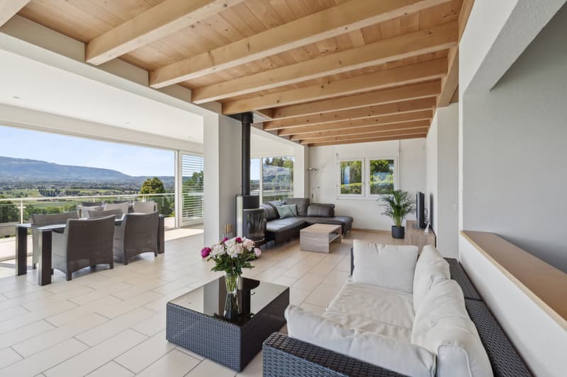 Rare Villa Individuelle avec piscine face aux vignobles (5)