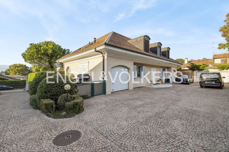 Élégante Maison Familiale à Cologny (8)