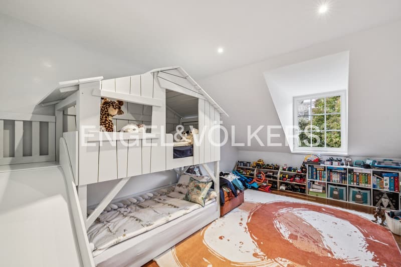 Élégante Maison Familiale à Cologny (5)