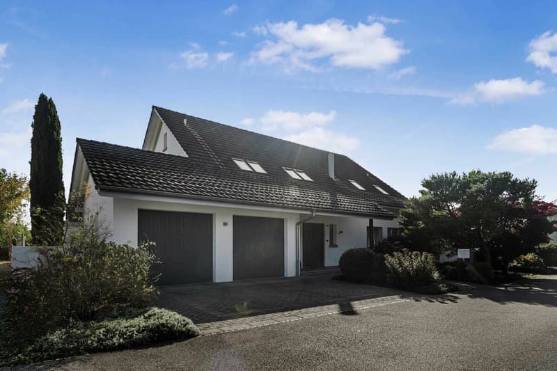 Exklusive Landhausvilla mit grosszügigem Garten an sonniger Lage direkt an der Landwirtschaftszone (11)