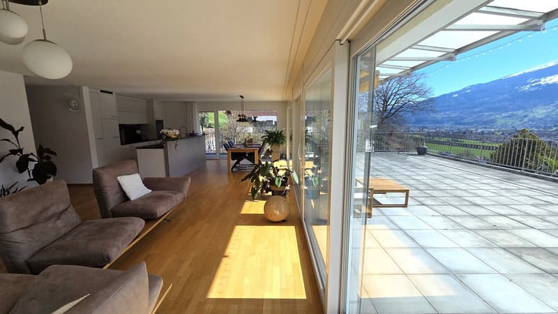 Neuwertige, riesige 5 ½-Zimmer-Terrassenwohnung mit schönstem Talblick auf der Sonnenseite (14)