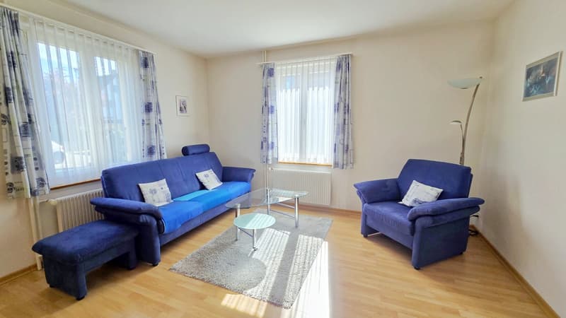 Freistehendes Zweifamilienhaus aus den 30ern mit viel Charme in der Wohnzone W3 (3)