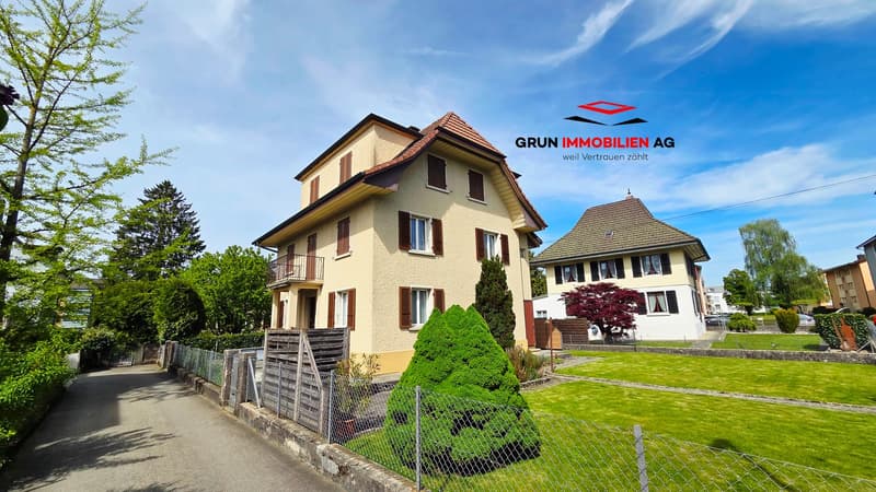 Freistehendes Zweifamilienhaus aus den 30ern mit viel Charme in der Wohnzone W3 (1)