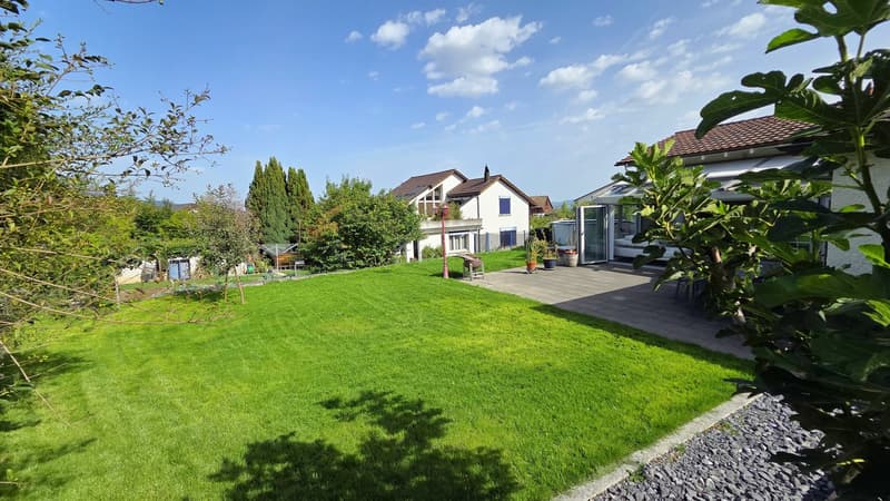 Freistehendes, gut unterhaltenes Einfamilienhaus mit riesigem Wohnraum an grandioser Makrolage (13)