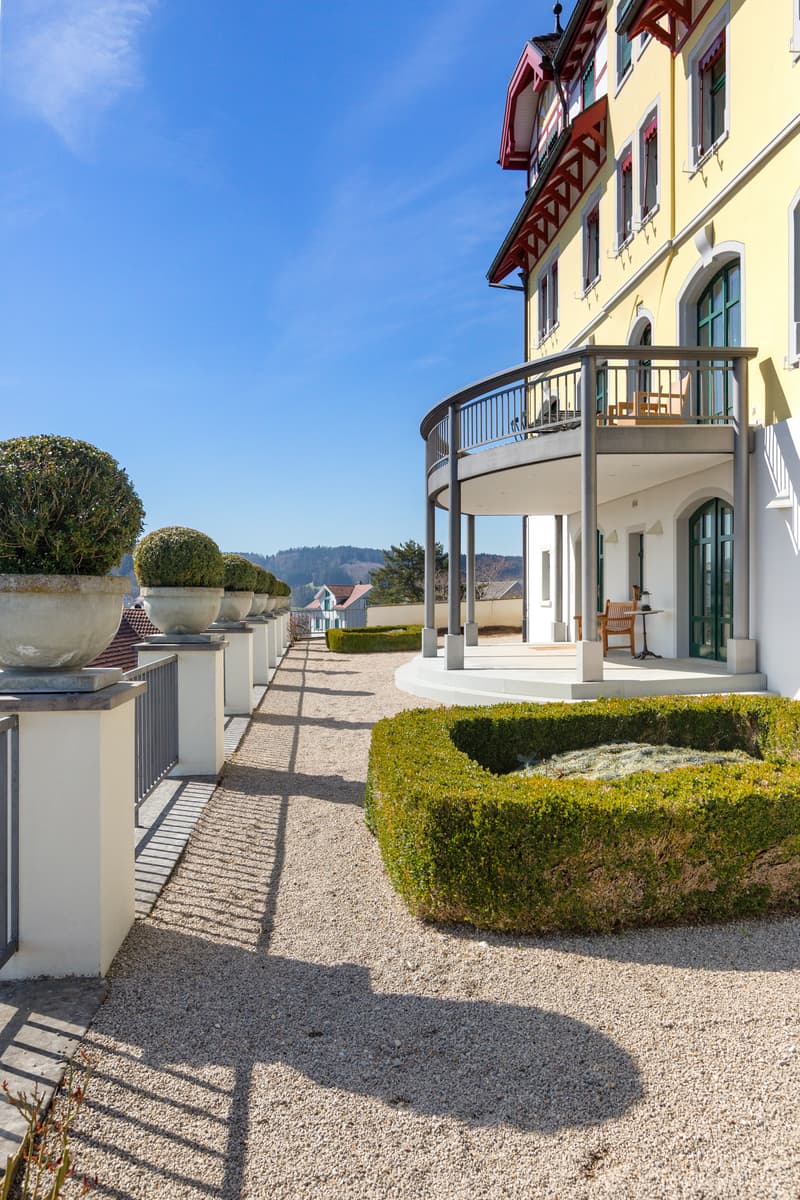 Herrschaftliche Residenz mit Alpenpanorama und zeitloser Eleganz (4)