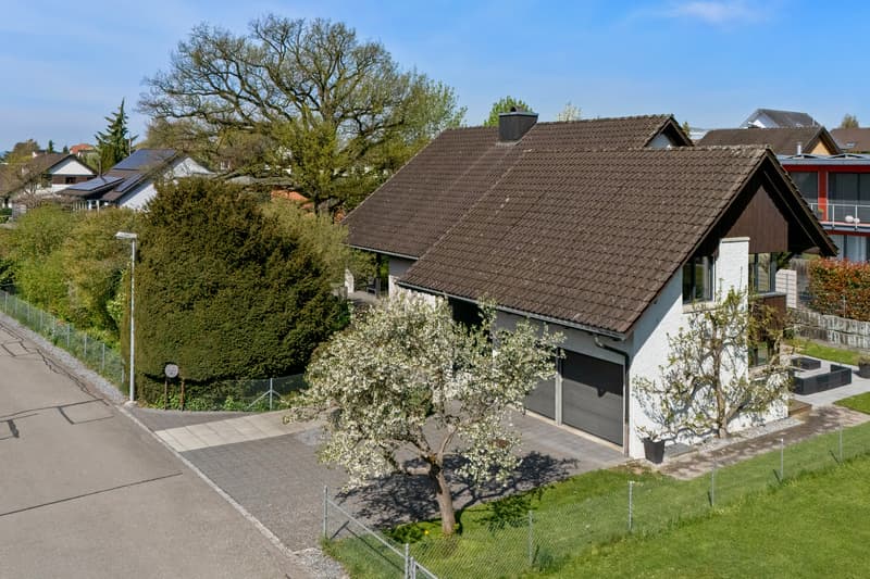 Ein Zuhause für Generationen - Architektenhaus mit über 1'200 m² Traum (1)