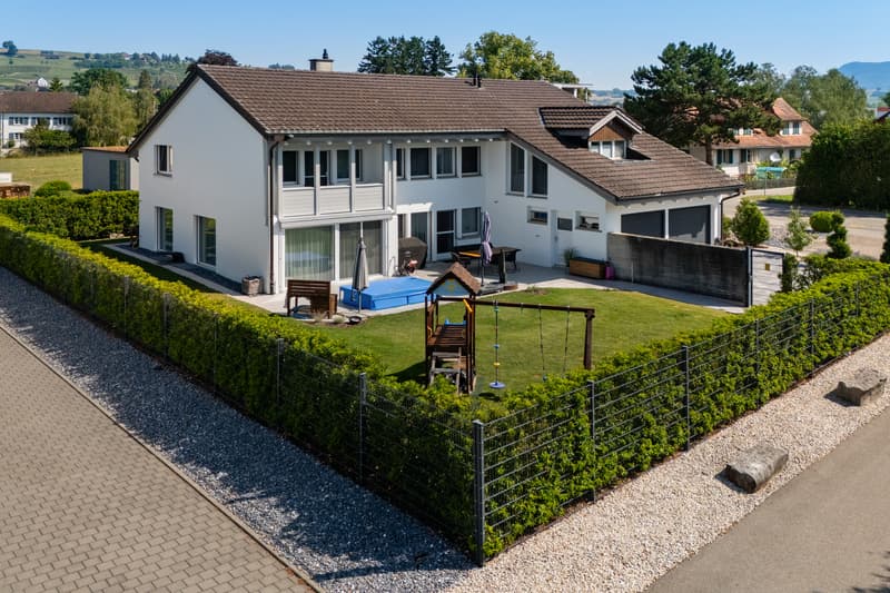 Modernes Wohnen auf höchstem Niveau inklusive vermieteter Praxisfläche (1)