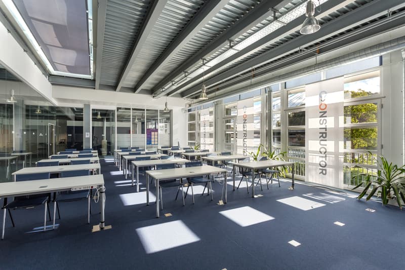"TOP AUSGEBAUTE BÜROFLÄCHEN MIT BLICK AUF DEN RHEIN" (9)