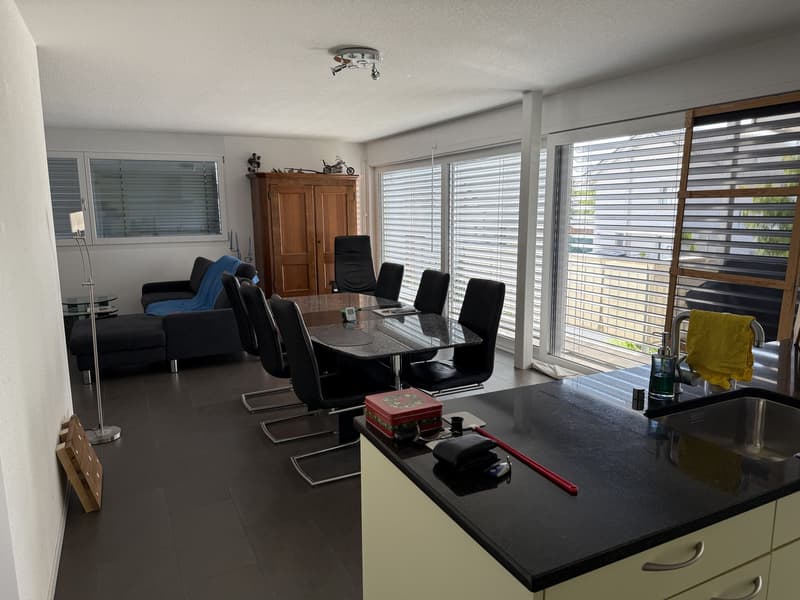 Helle und grosszügige Wohnung mit viel Tageslicht in Dotzigen (4)