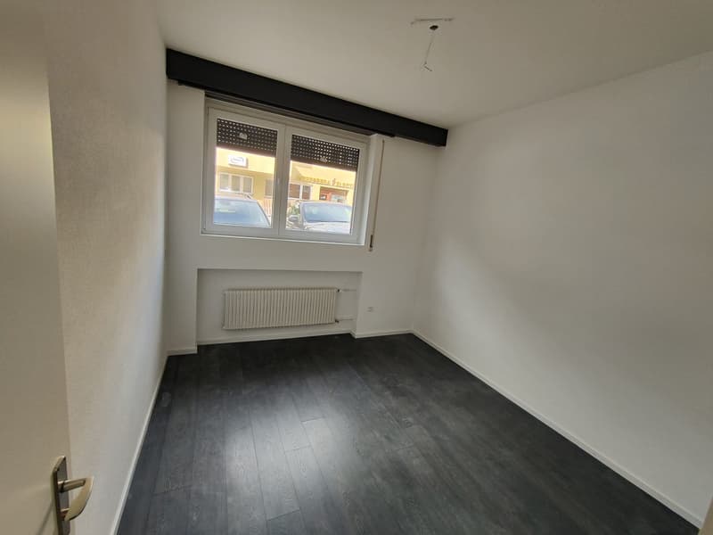 renovierte 2.5-Zimmer-Wohnung in Trun (5)