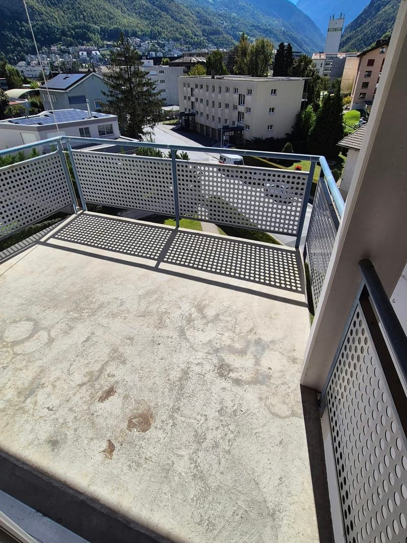 Helle 3-Zimmer-Wohnung mit Balkon und schöner Aussicht in Visp (6)