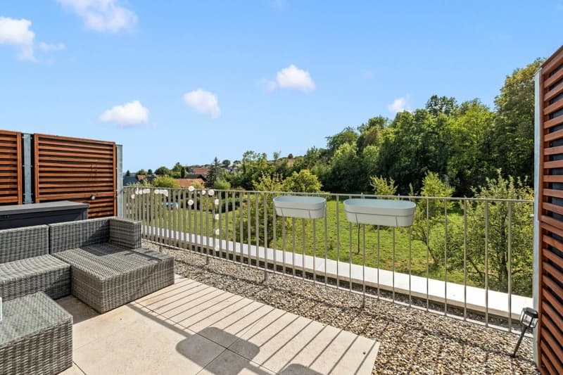 Obere Terrasse mit Blick ins Grüne