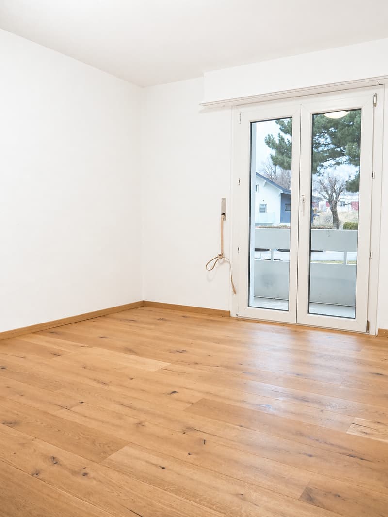 Frisch renovierte 4.5-Zimmer-Terrassenwohnung mit drei Balkonen in Susten (6)