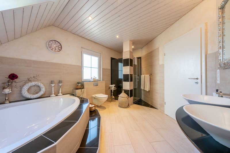 Bad Dusche WC 2.OG