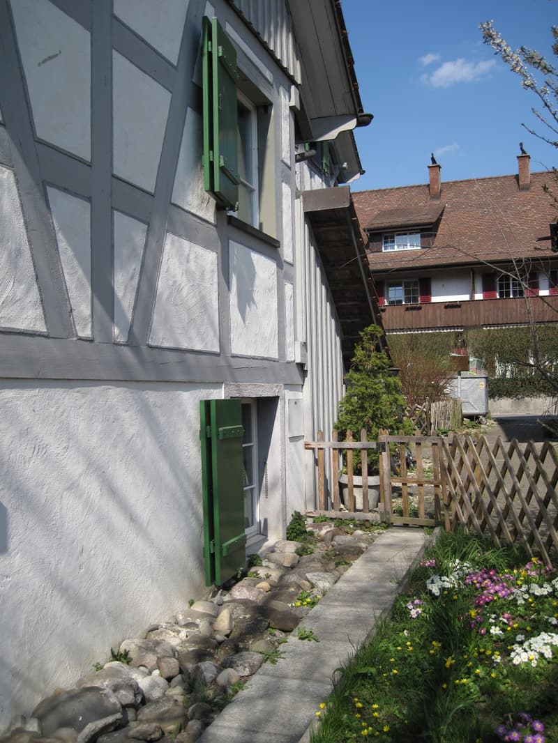 Gemütliche 3-Zimmer-Altbauwohnung mit Balkon in Freienstein-Teufen (9)