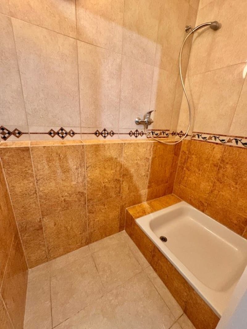 Appartement de 2 pièces de 70m2 environ au 2ème sous-sol gauche (4)