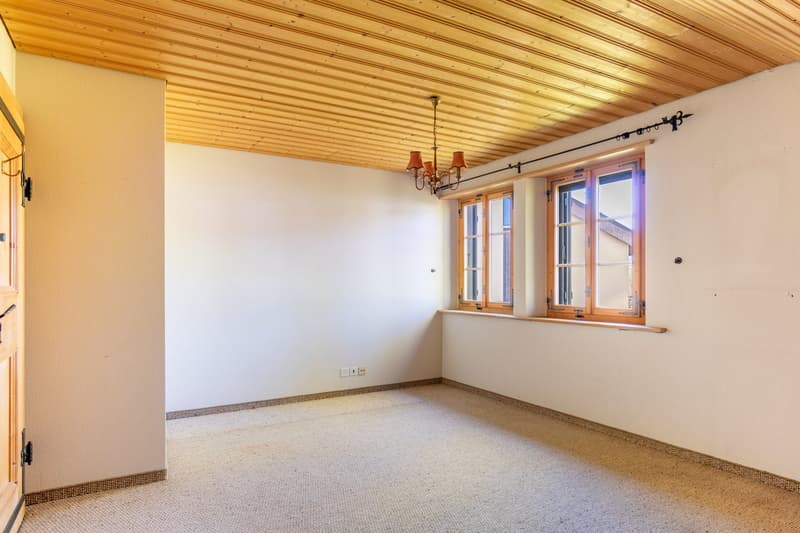 Charmantes 7.5-Zimmer-Einfamilienhaus mit Sauna und Garage in Brittnau (16)