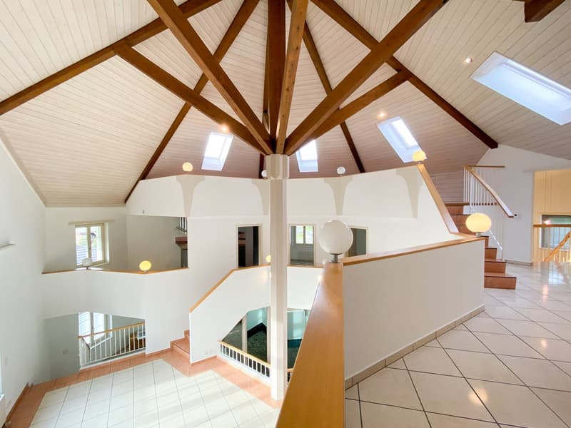 Landhausvilla mit einzigartiger Architektur und Ausbaupotenzial (14)