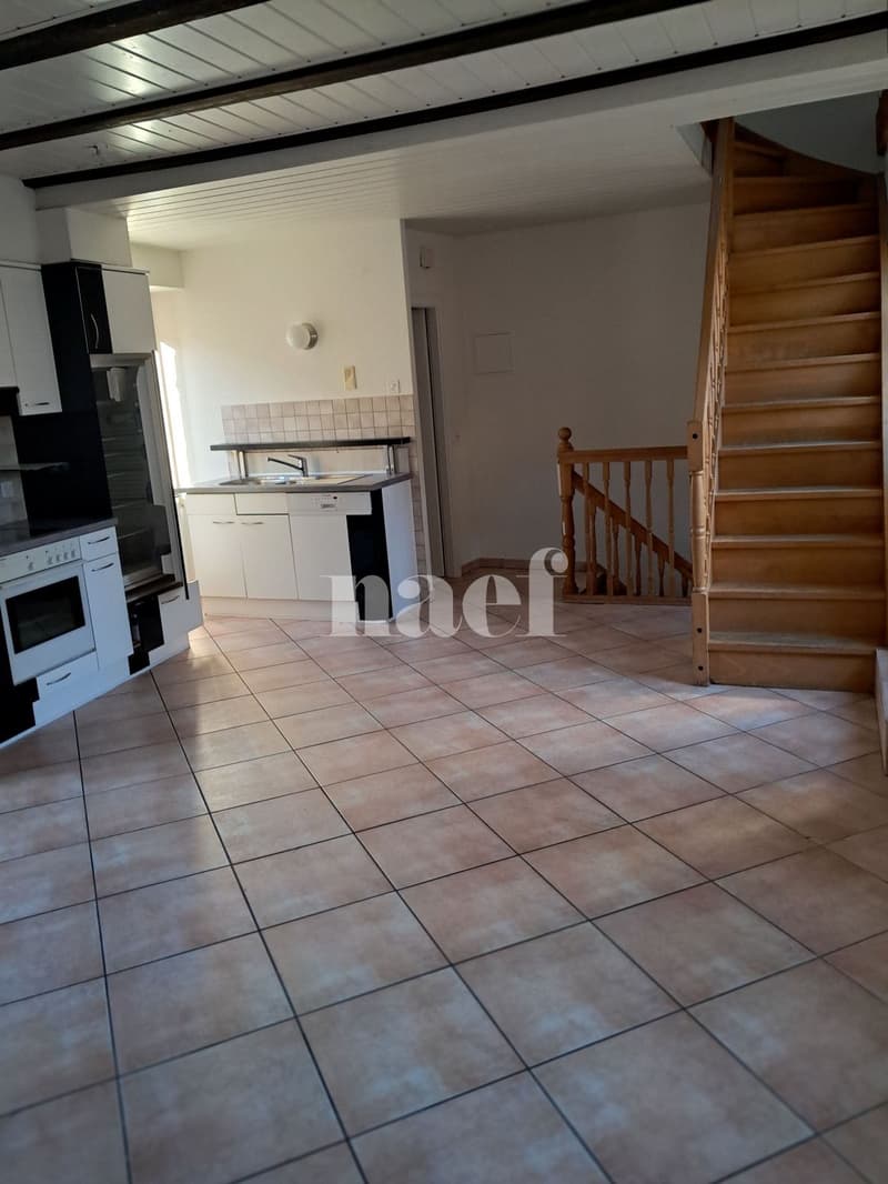 Duplex de 2 pièces avec terrasse sur la Place du Marché (2)