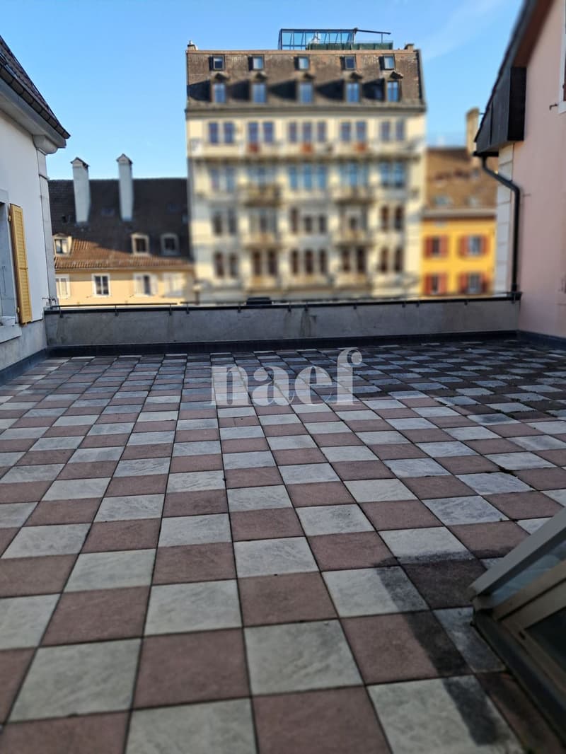 Duplex de 2 pièces avec terrasse sur la Place du Marché (11)