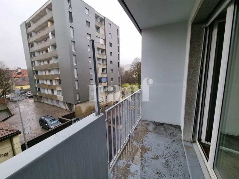 4 pièces rénové récemment proche du centre avec balcon (13)