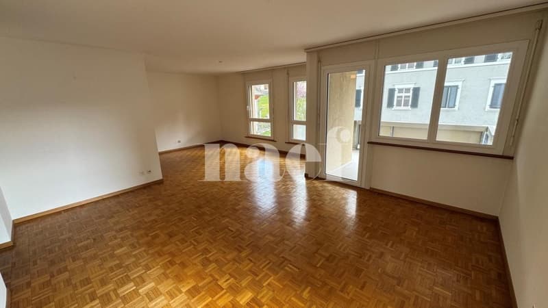 Appartement de 4 pièces avec balcon en centre-ville (1)