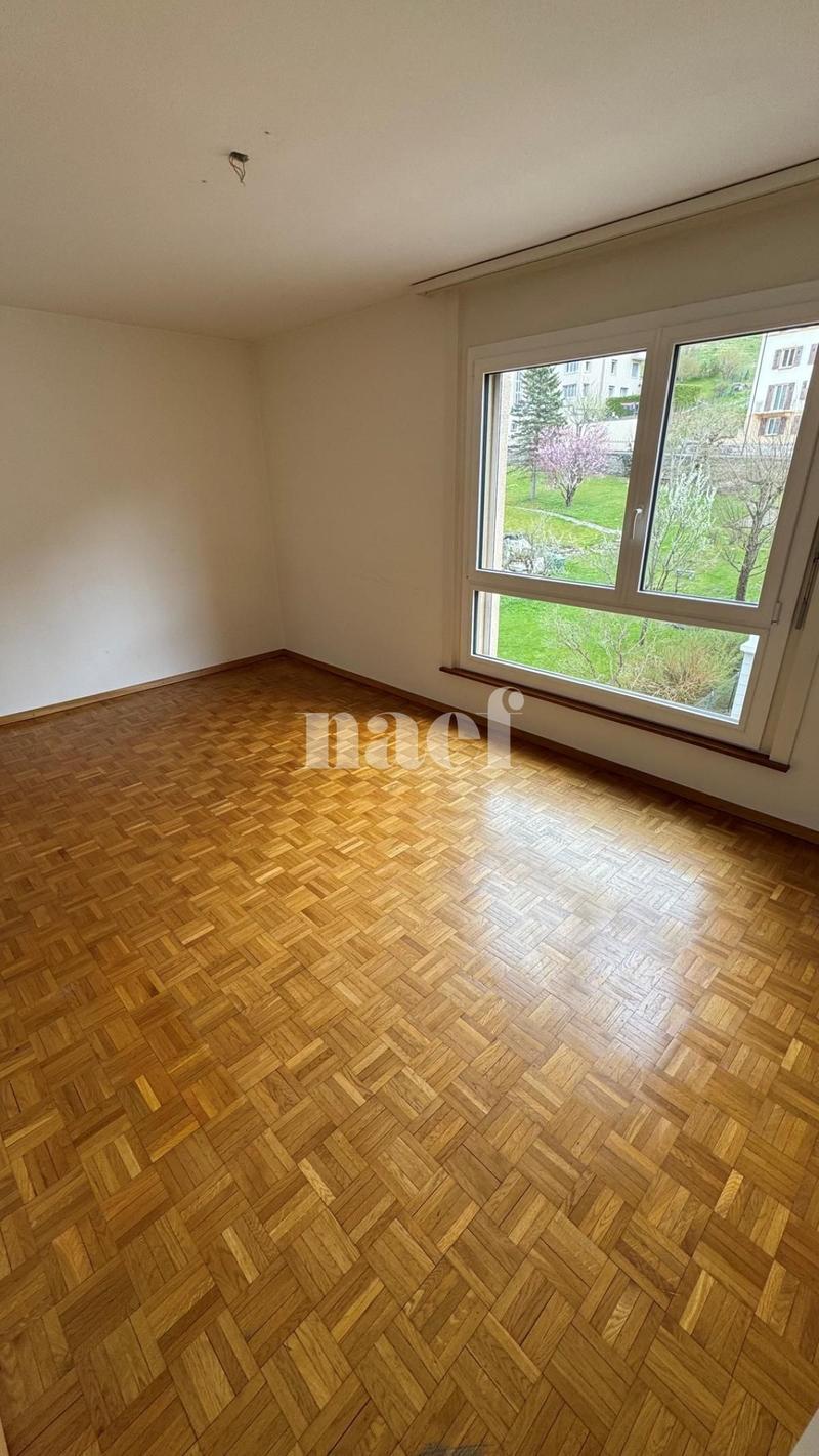 Appartement de 4 pièces avec balcon en centre-ville (4)