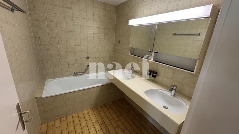 Appartement de 4 pièces avec balcon en centre-ville (6)