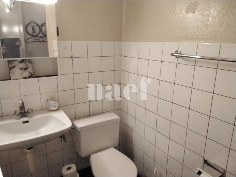 Studio 8e étage (immeuble avec ascenseur) (7)