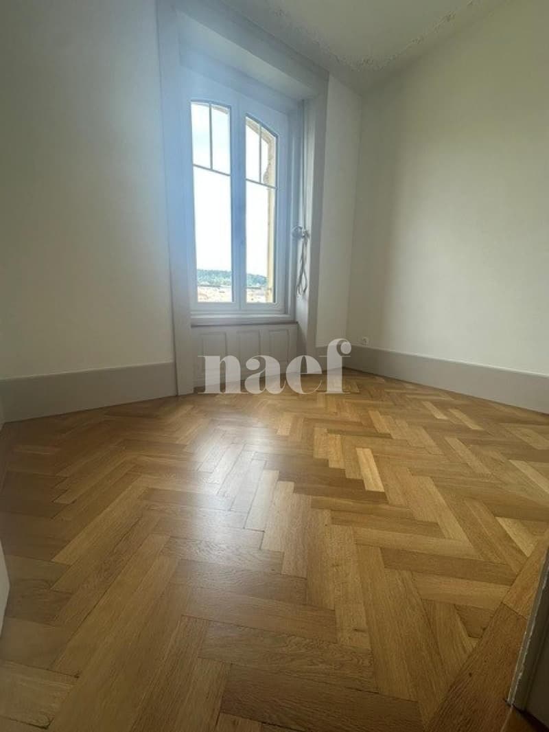 Superbe appartement de 5 pièces au 2ème étage (5)