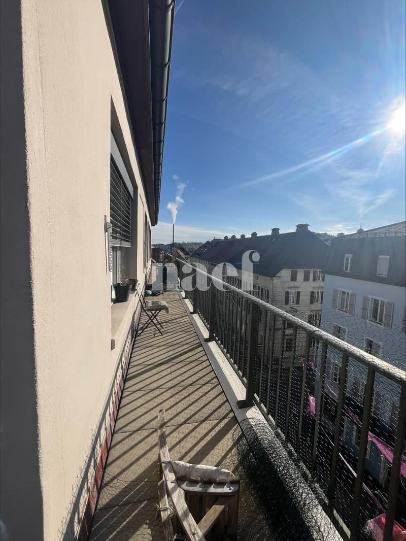Superbe 3 pièces lumineux avec un long balcon en "L" (11)