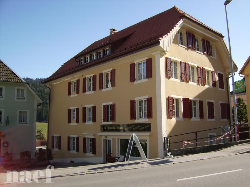 Local commercial au rez-de-chaussée (1)