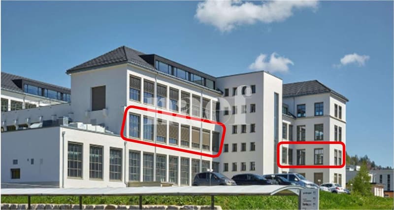 Surface industrielle avec salles blanches certifiées (1)