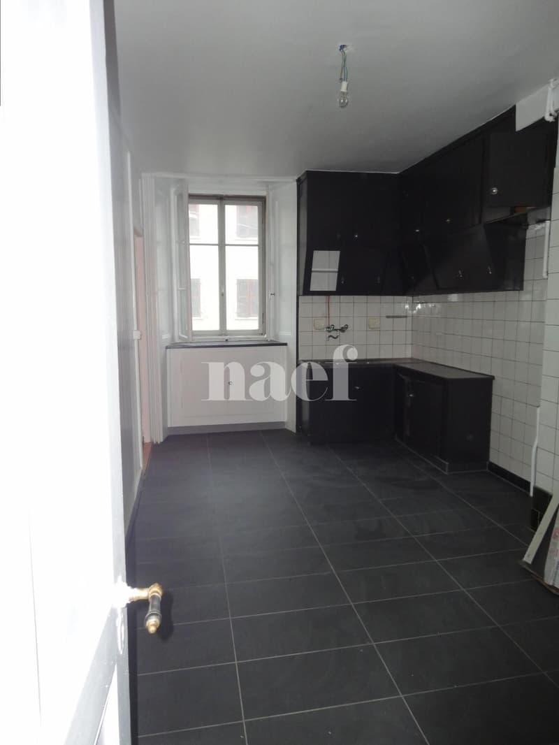 Appartement spacieux de 4 pièces au 1er étage EST (5)