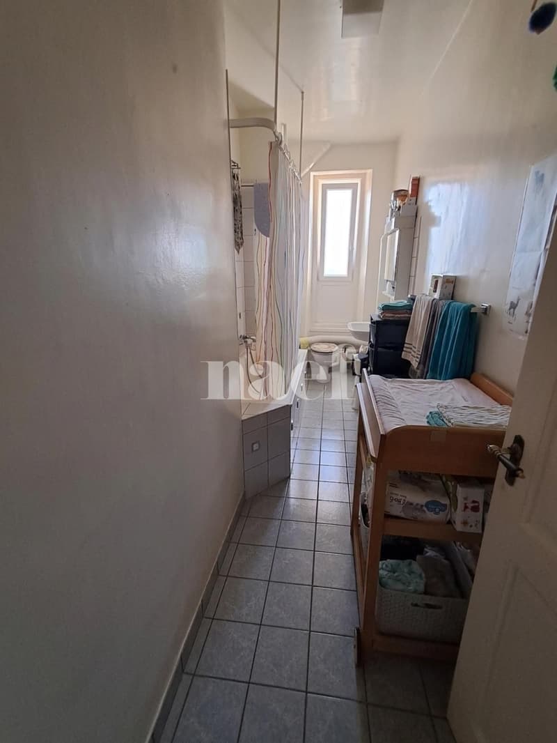 Appartement de 3 pièces avec balcon au 3e étage (5)