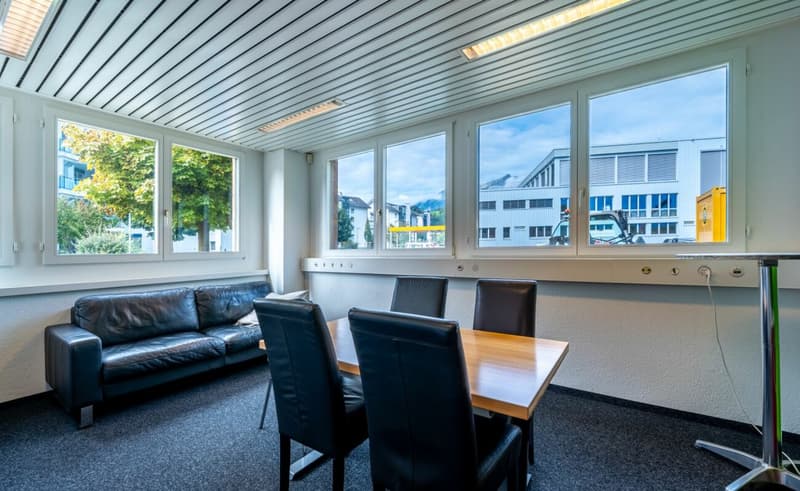 Gewerbeflächen im Erdgeschoss (10)