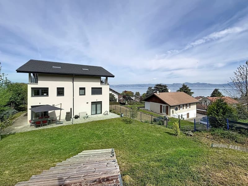Lot de deux maisons jumelées de 5.5 pièces accompagnée d'une maison indépendante de 31m2 à Lugrin avec vue sur le lac (3)