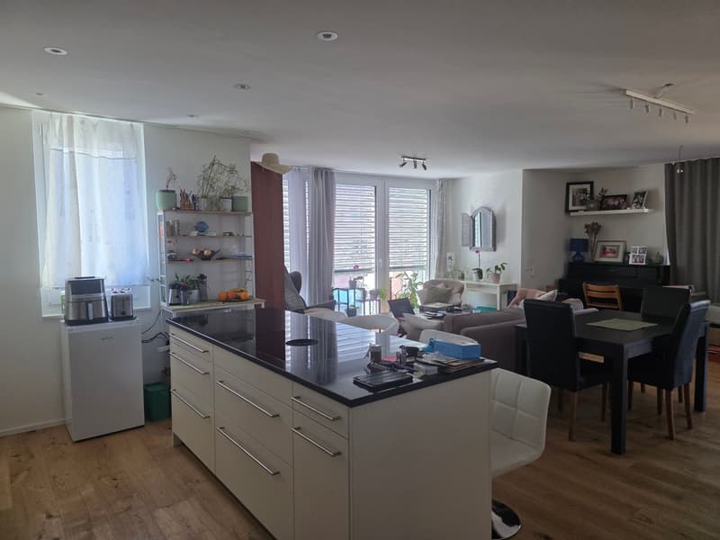 Moderne 4½-Zimmer-Wohnung mit Balkon (4)