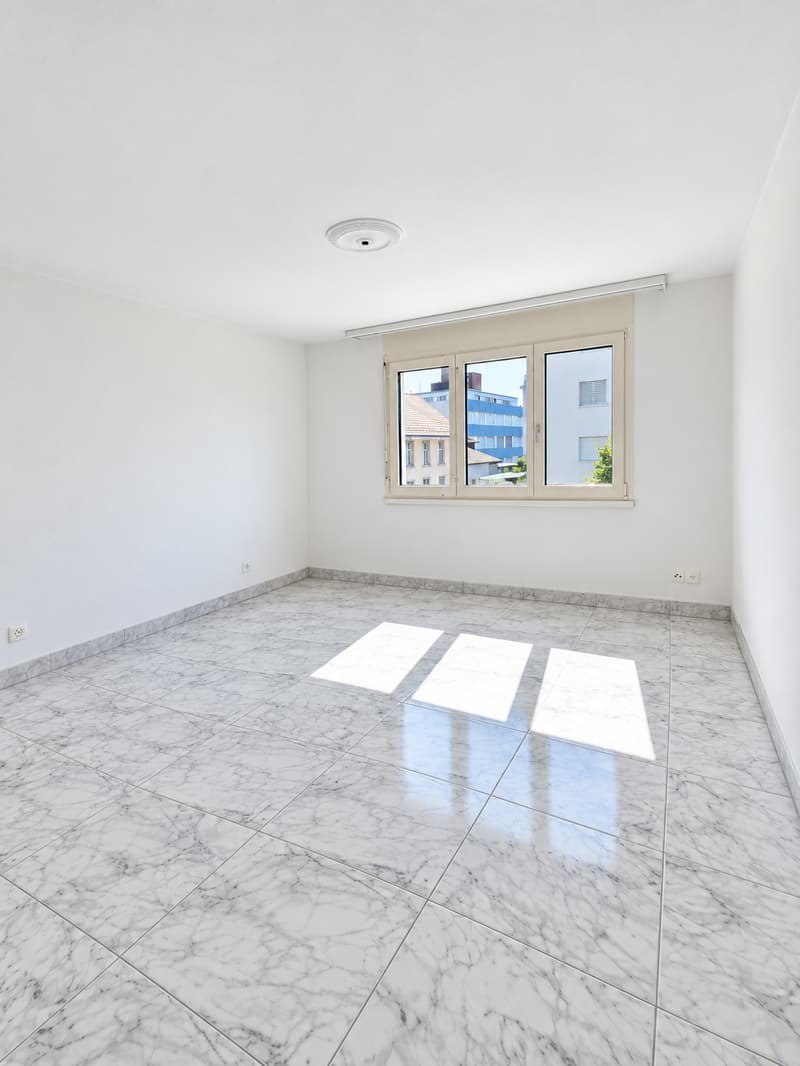 Helle 4.5-Zimmer-Wohnung mit Balkon und Garage in Dietikon (8)