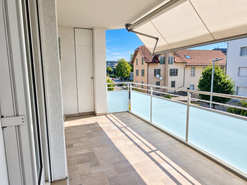 Helle 4.5-Zimmer-Wohnung mit Balkon und Garage in Dietikon (17)