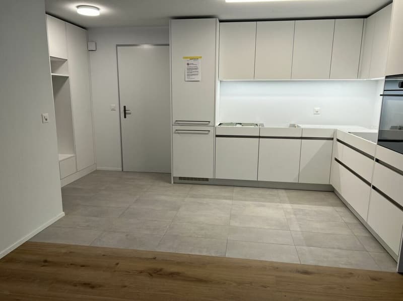 Schmucke 2,5 Zi mit Privatsitzplatz (7)