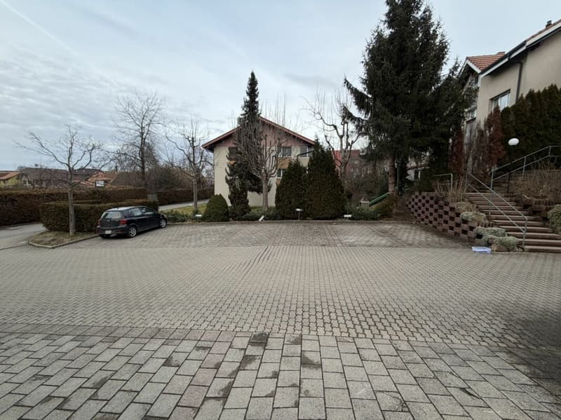 Einstellhallen Plätze & Aussenparkplätze (9)