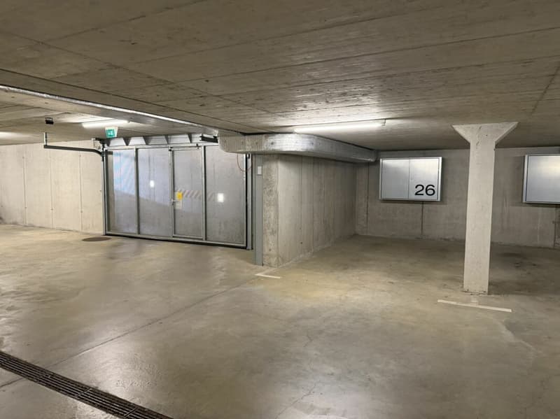 Einstellhallenplatz (2)
