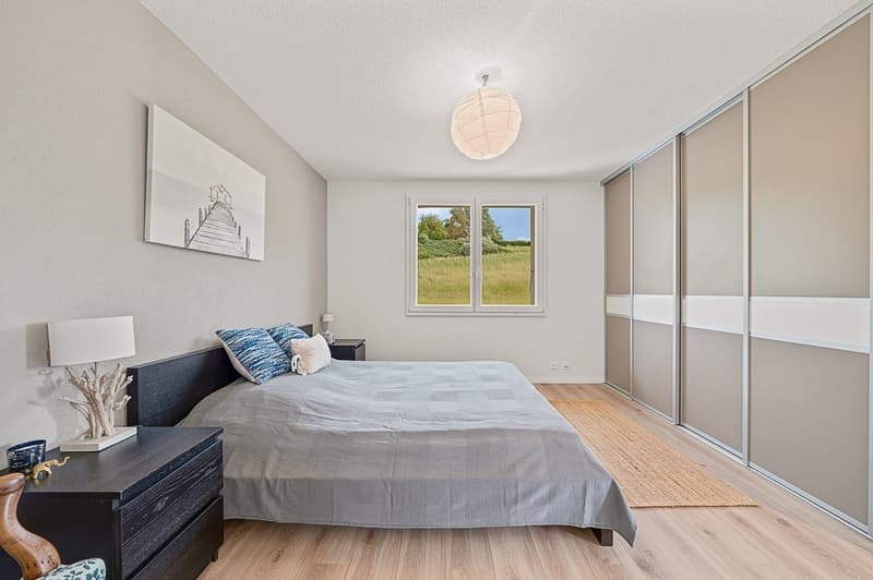 Magnifique appartement-duplex de 5,5 pièces avec balcon, jardin et superbe vue (11)