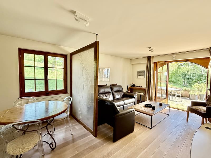 Superbe appartement de 2,5 pièces avec grande terrasse et belle échappée sur le lac et les montagnes (5)
