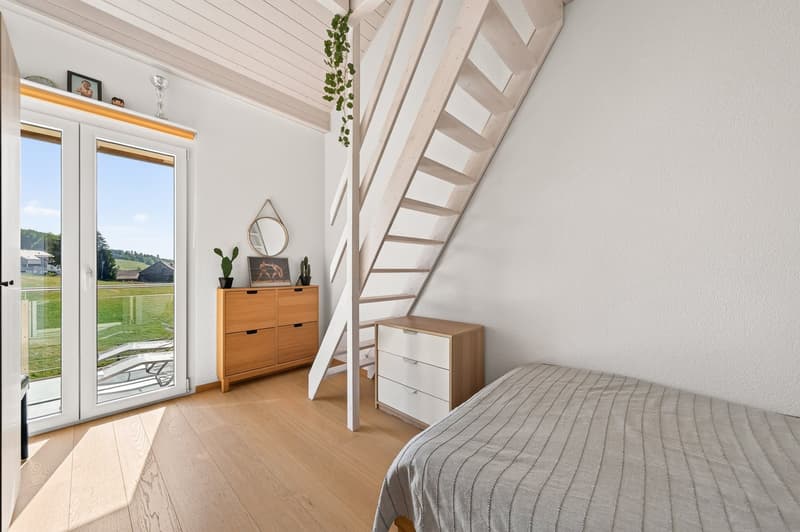 Bel appartement de 4,5 pièces en duplex avec beau balcon orienté Sud-Ouest (12)