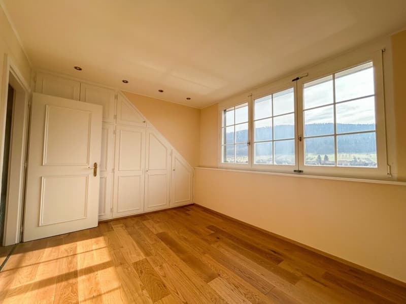 7.5-Zimmer Landhaus mit Weitblick und direkter nähe zur Schule (13)