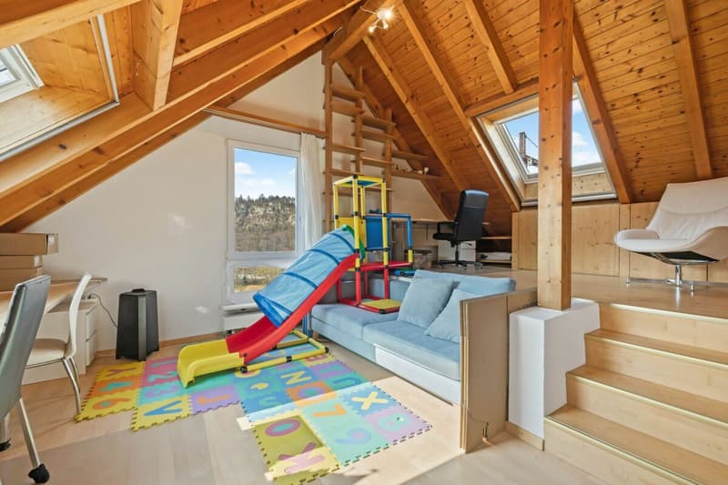 Grosszügiges 6.5-Zimmer Einfamilienhaus mit Pool & Wintergarten (14)