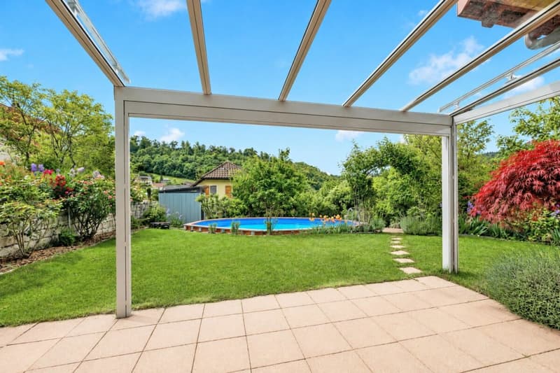Grosszügiges 6.5-Zimmer Einfamilienhaus mit Pool & Wintergarten (16)